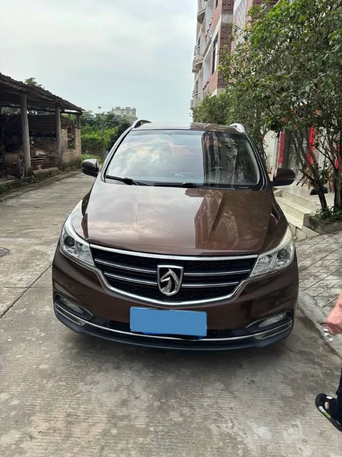 2017 BaoJun 730 1.5T 150HP L4 6DCT,autocango,china used car exporter,china ev exporter,chinese used car exporter,chinese used ev exporter