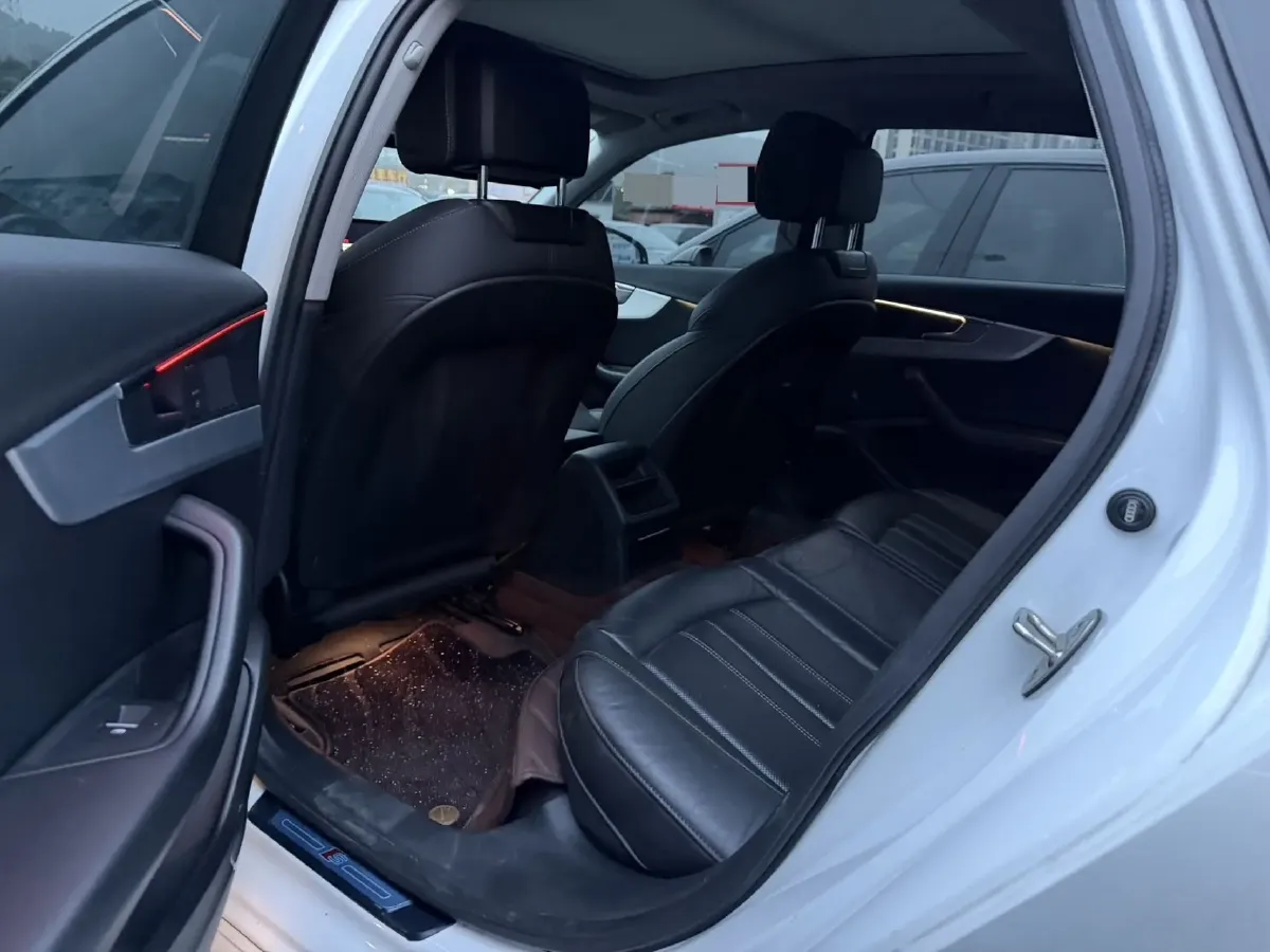 2020 Audi A4L 2.0T 190HP L4 7DCT,autocango,china used car exporter,china ev exporter,chinese used car exporter,chinese used ev exporter