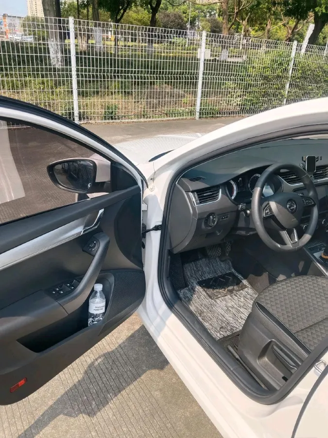 2019 Skoda Octavia 1.2T 116HP L4 7DCT,autocango,china used car exporter,china ev exporter,chinese used car exporter,chinese used ev exporter