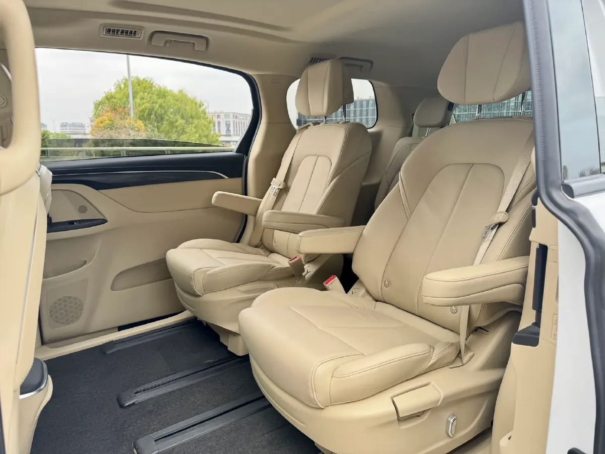 2023 Buick GL8 2.0T 237HP L4 9AT,autocango,china used car exporter,china ev exporter,chinese used car exporter,chinese used ev exporter