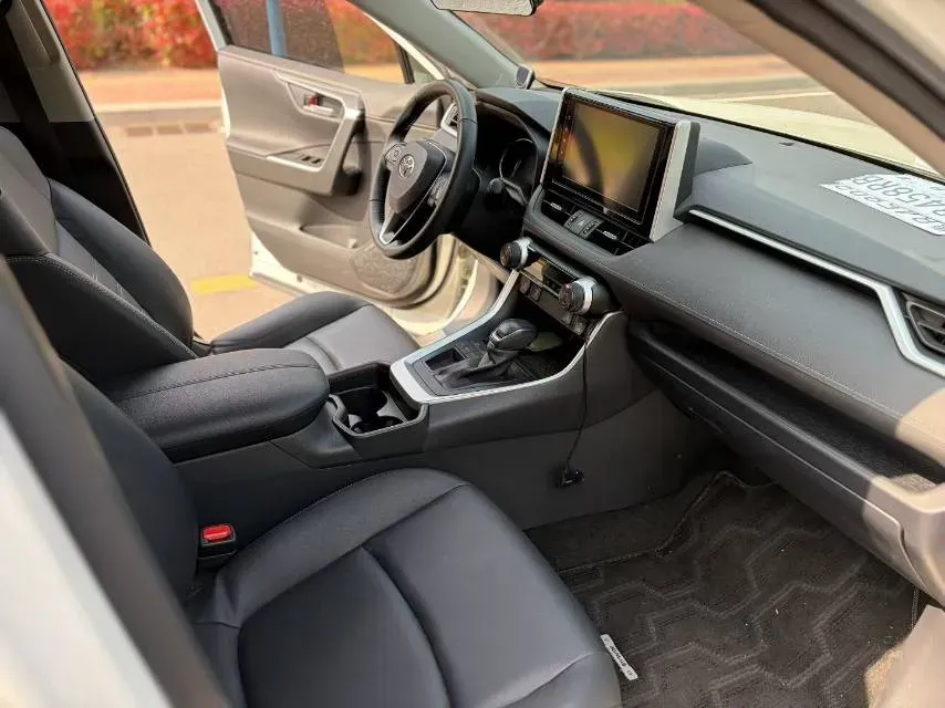 2020 Toyota RAV4 2.0L 171HP L4 CVT,autocango,china used car exporter,china ev exporter,chinese used car exporter,chinese used ev exporter