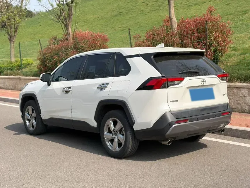 2020 Toyota RAV4 2.0L 171HP L4 CVT,autocango,china used car exporter,china ev exporter,chinese used car exporter,chinese used ev exporter