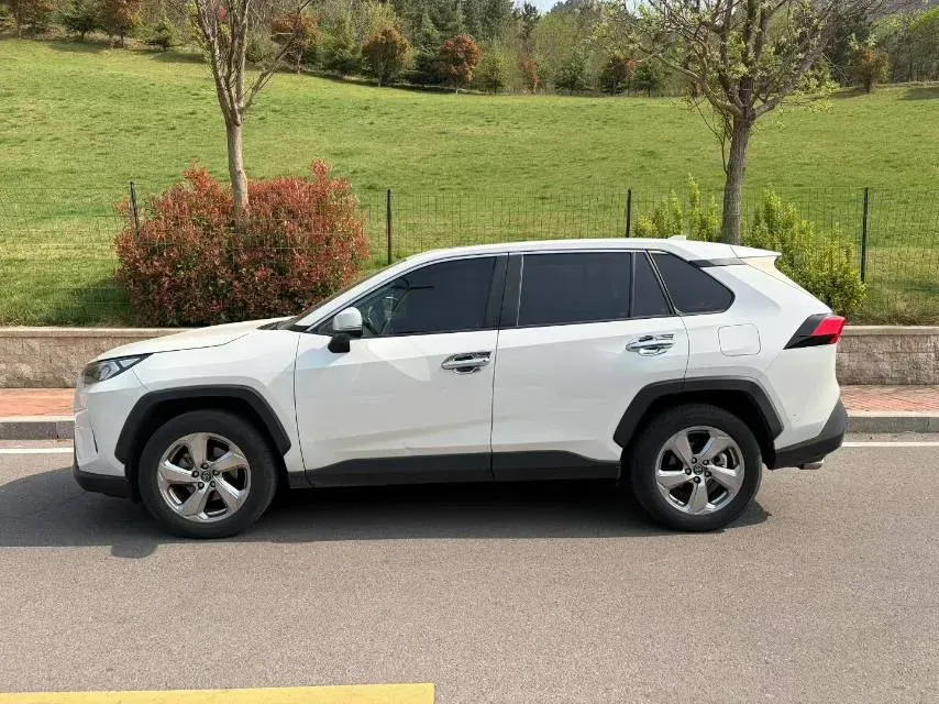 2020 Toyota RAV4 2.0L 171HP L4 CVT,autocango,china used car exporter,china ev exporter,chinese used car exporter,chinese used ev exporter
