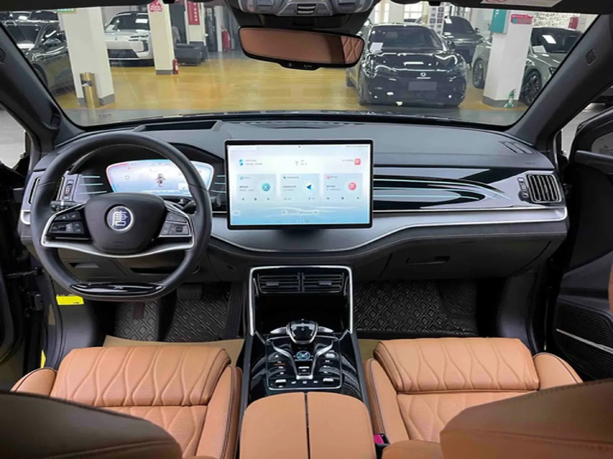 2022 Jeep Grand Commander 2.0T 265HP L4 9AT,autocango,china used car exporter,china ev exporter,chinese used car exporter,chinese used ev exporter