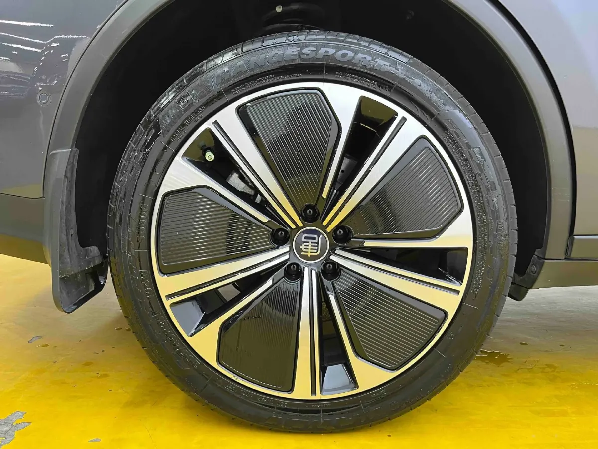 2022 Jeep Grand Commander 2.0T 265HP L4 9AT,autocango,china used car exporter,china ev exporter,chinese used car exporter,chinese used ev exporter