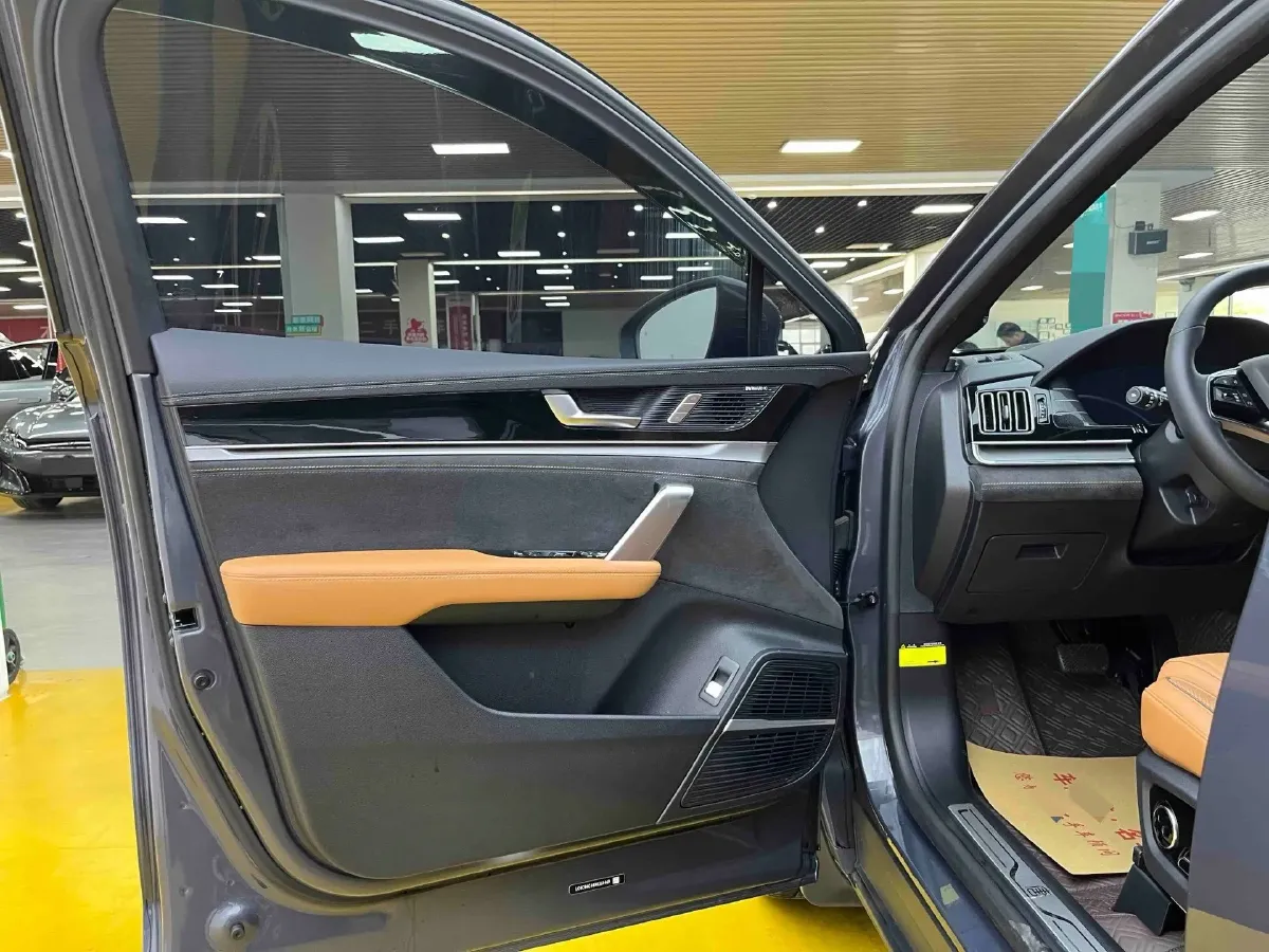 2022 Jeep Grand Commander 2.0T 265HP L4 9AT,autocango,china used car exporter,china ev exporter,chinese used car exporter,chinese used ev exporter