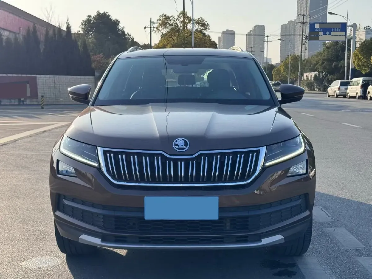 2018 Skoda Kodiak 2.0T 186HP L4 7DCT,autocango,china used car exporter,china ev exporter,chinese used car exporter,chinese used ev exporter