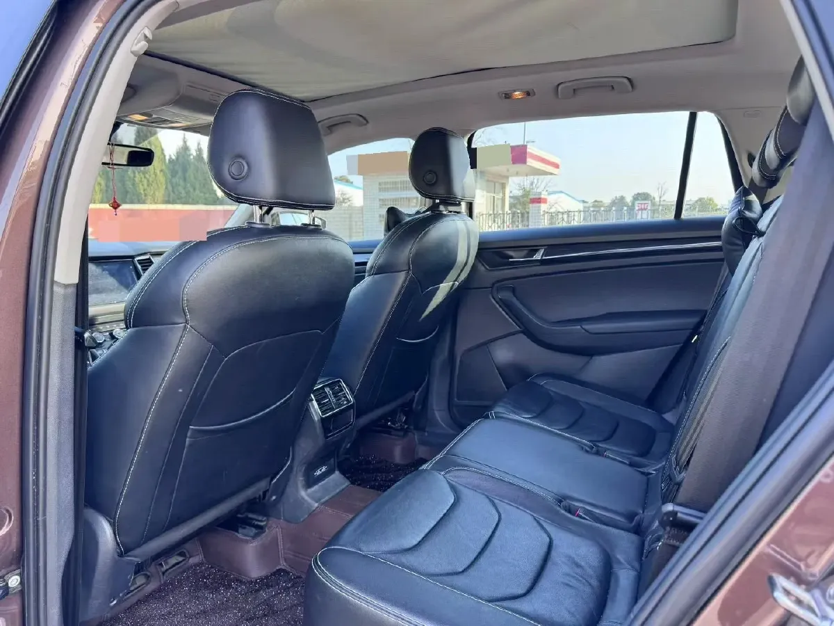 2018 Skoda Kodiak 2.0T 186HP L4 7DCT,autocango,china used car exporter,china ev exporter,chinese used car exporter,chinese used ev exporter