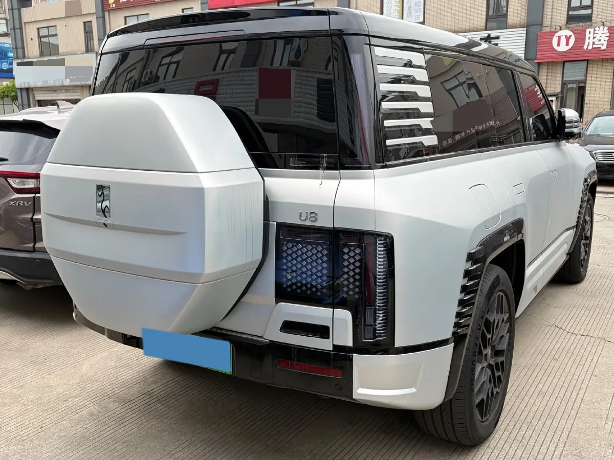 2023 YangWang U8 2.0T 272HP L4 REEV 49.05KWH,autocango,china used car exporter,china ev exporter,chinese used car exporter,chinese used ev exporter