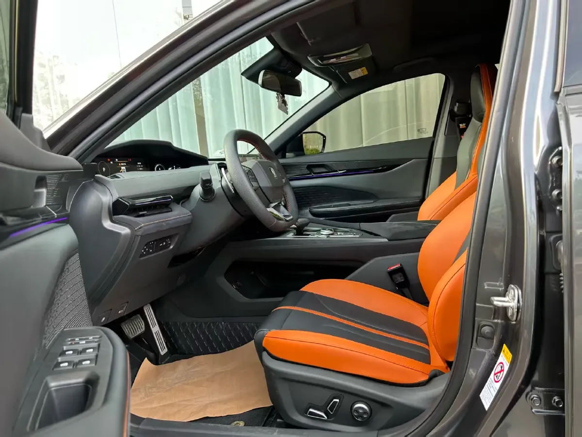 2024 ChangAn UNI-V 1.5T 188HP L4 7DCT,autocango,china used car exporter,china ev exporter,chinese used car exporter,chinese used ev exporter