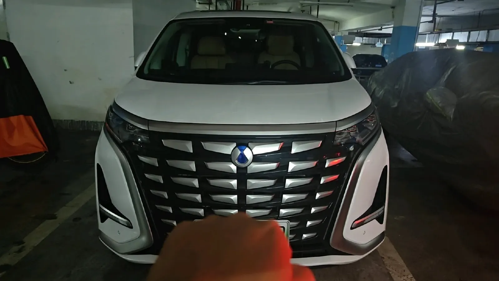 2024 Denza D9 1.5T 139HP L4 E-CVT PHEV 40KWH,autocango,china used car exporter,china ev exporter,chinese used car exporter,chinese used ev exporter