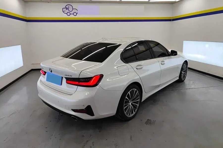2021 BMW 3 Series 2.0T 156HP L4 8AT,autocango,china used car exporter,china ev exporter,chinese used car exporter,chinese used ev exporter