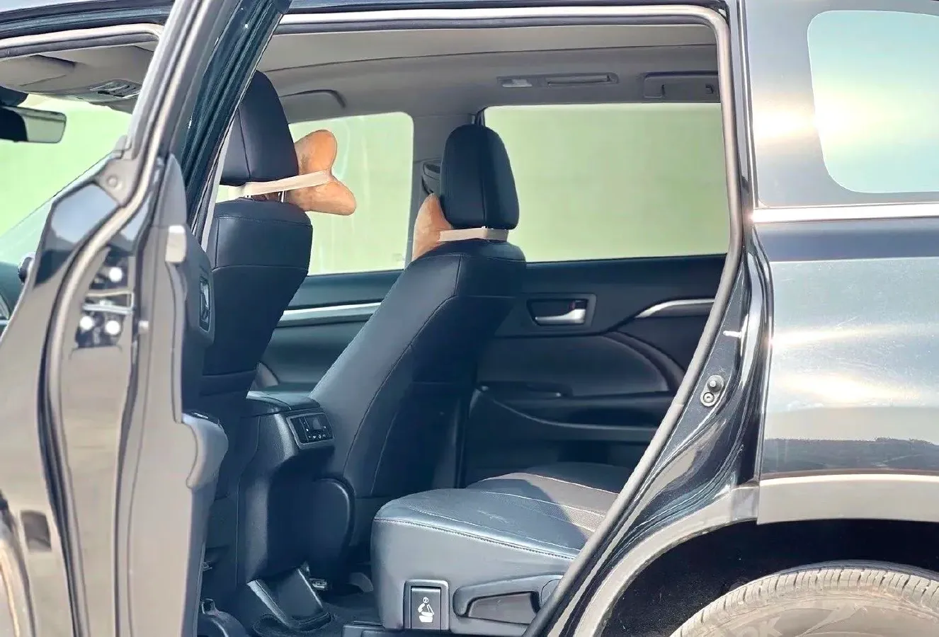 2021 Toyota Highlander 2.0T 220HP L4 6AT,autocango,china used car exporter,china ev exporter,chinese used car exporter,chinese used ev exporter