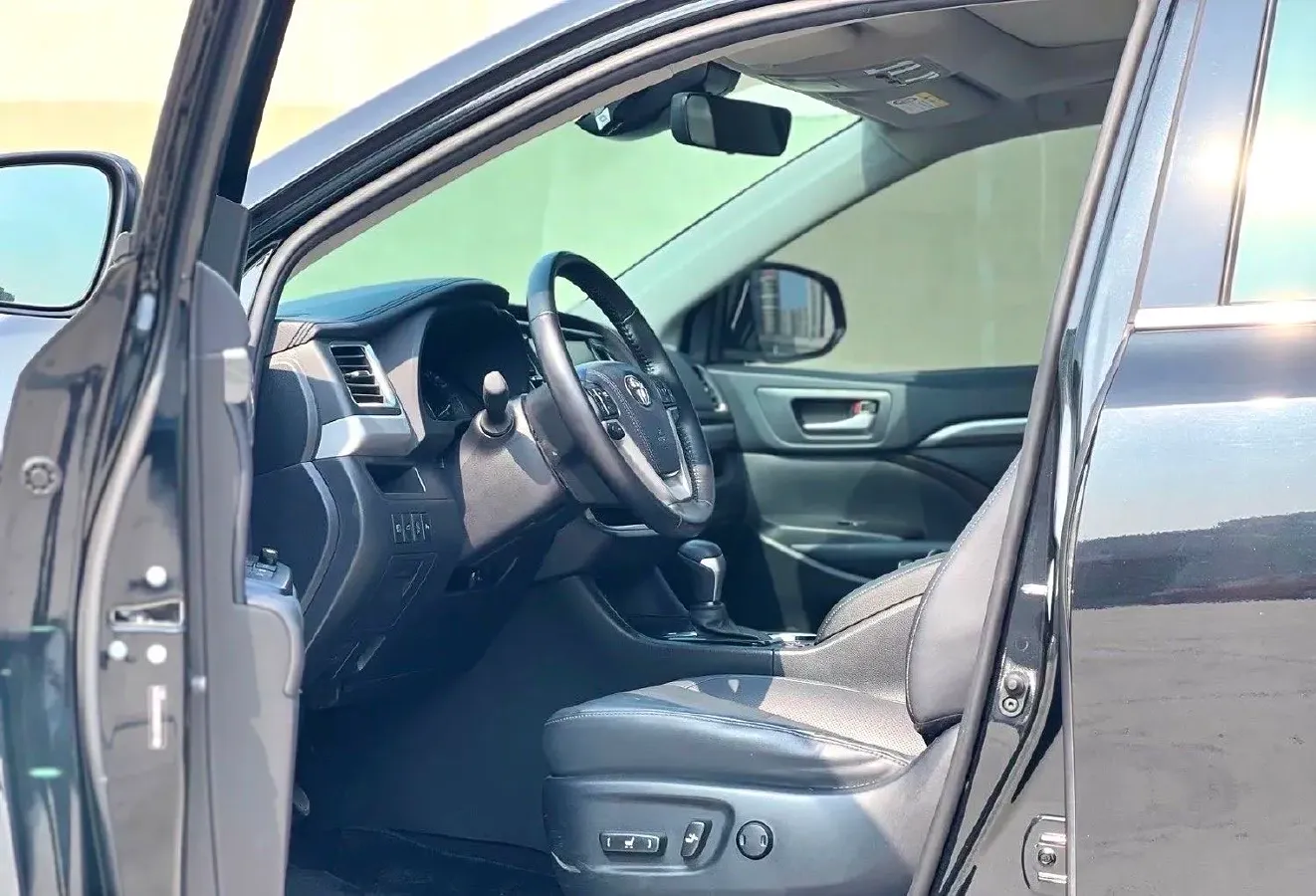 2021 Toyota Highlander 2.0T 220HP L4 6AT,autocango,china used car exporter,china ev exporter,chinese used car exporter,chinese used ev exporter