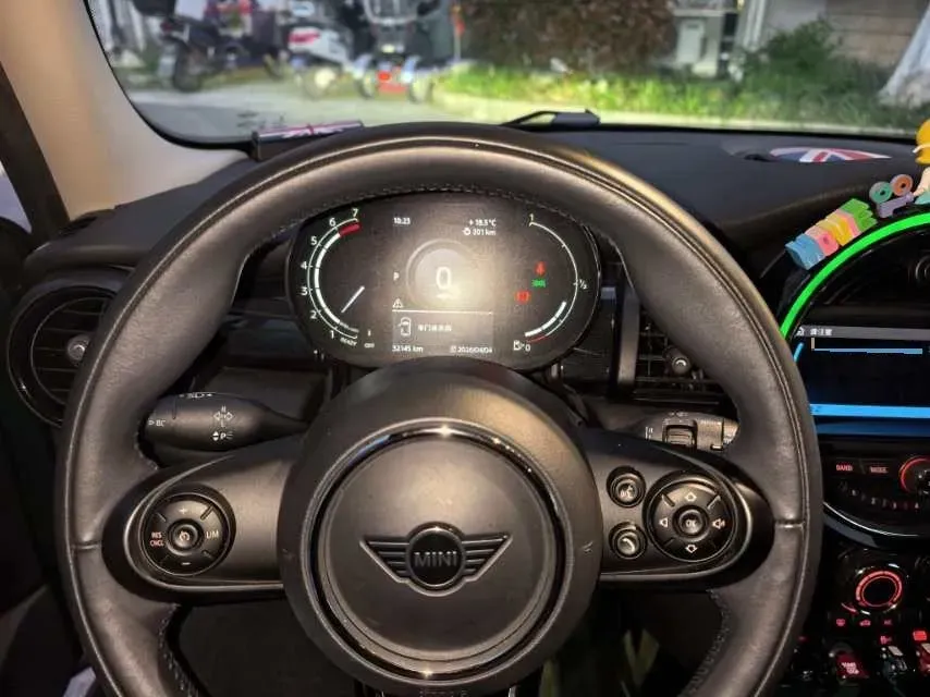 2021 MINI MINI 1.5T 136HP L3 7DCT,autocango,china used car exporter,china ev exporter,chinese used car exporter,chinese used ev exporter