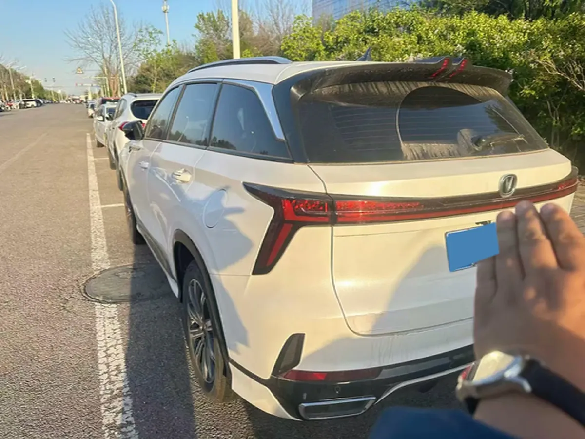 2025 ChangAn CS75 Plus 1.5T 188HP L4 8AT,autocango,china used car exporter,china ev exporter,chinese used car exporter,chinese used ev exporter