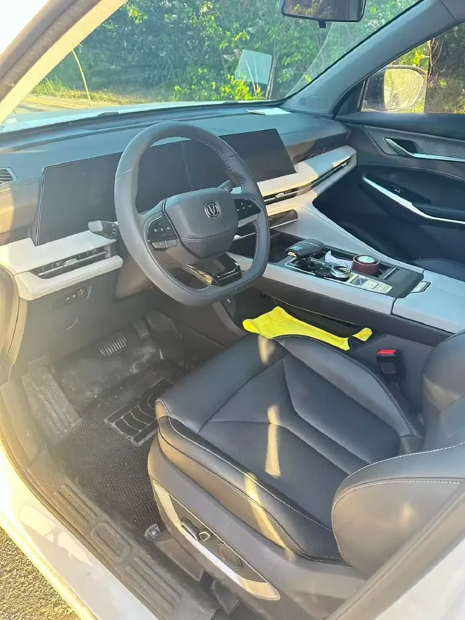 2025 ChangAn CS75 Plus 1.5T 188HP L4 8AT,autocango,china used car exporter,china ev exporter,chinese used car exporter,chinese used ev exporter