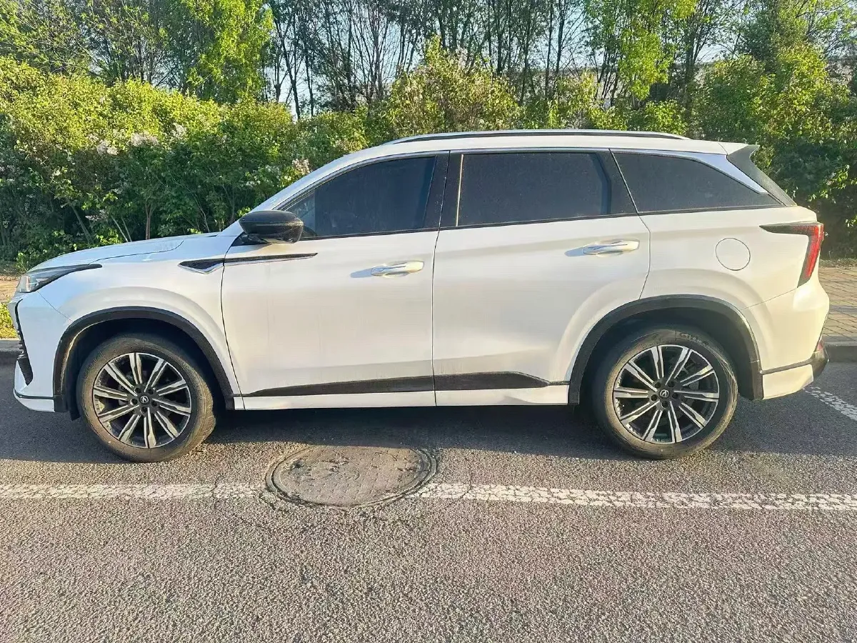 2025 ChangAn CS75 Plus 1.5T 188HP L4 8AT,autocango,china used car exporter,china ev exporter,chinese used car exporter,chinese used ev exporter