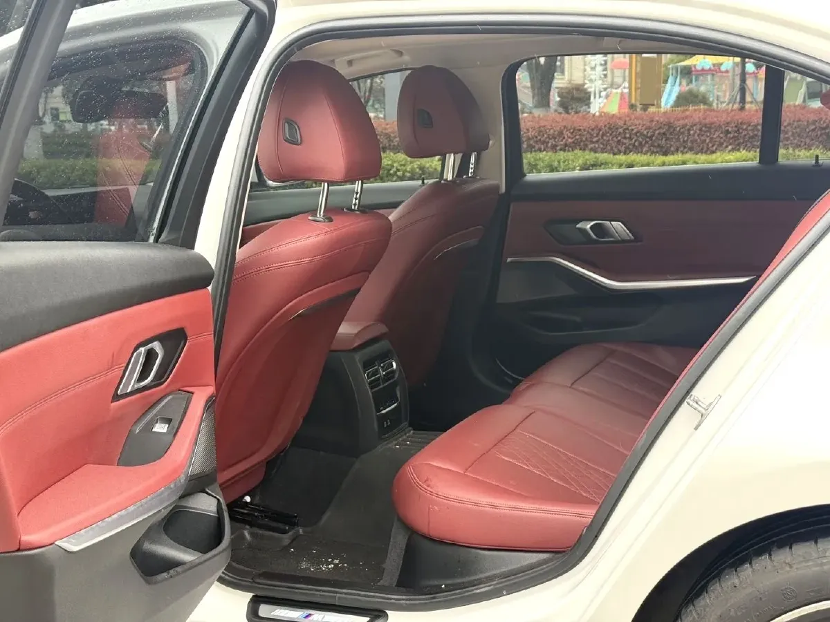 2024 BMW 3 Series 2.0T 156HP L4 8AT,autocango,china used car exporter,china ev exporter,chinese used car exporter,chinese used ev exporter