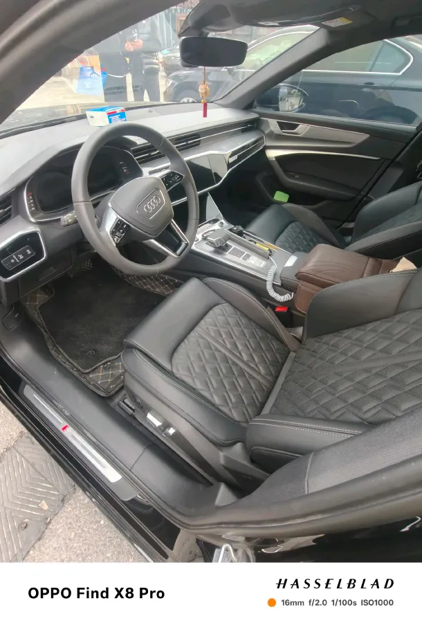 2025 Audi A6L 2.0T 245HP L4 7DCT,autocango,china used car exporter,china ev exporter,chinese used car exporter,chinese used ev exporter