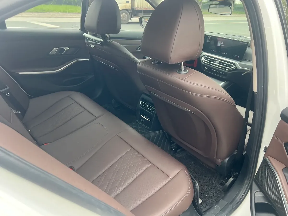 2024 BMW 3 Series 2.0T 184HP L4 8AT,autocango,china used car exporter,china ev exporter,chinese used car exporter,chinese used ev exporter