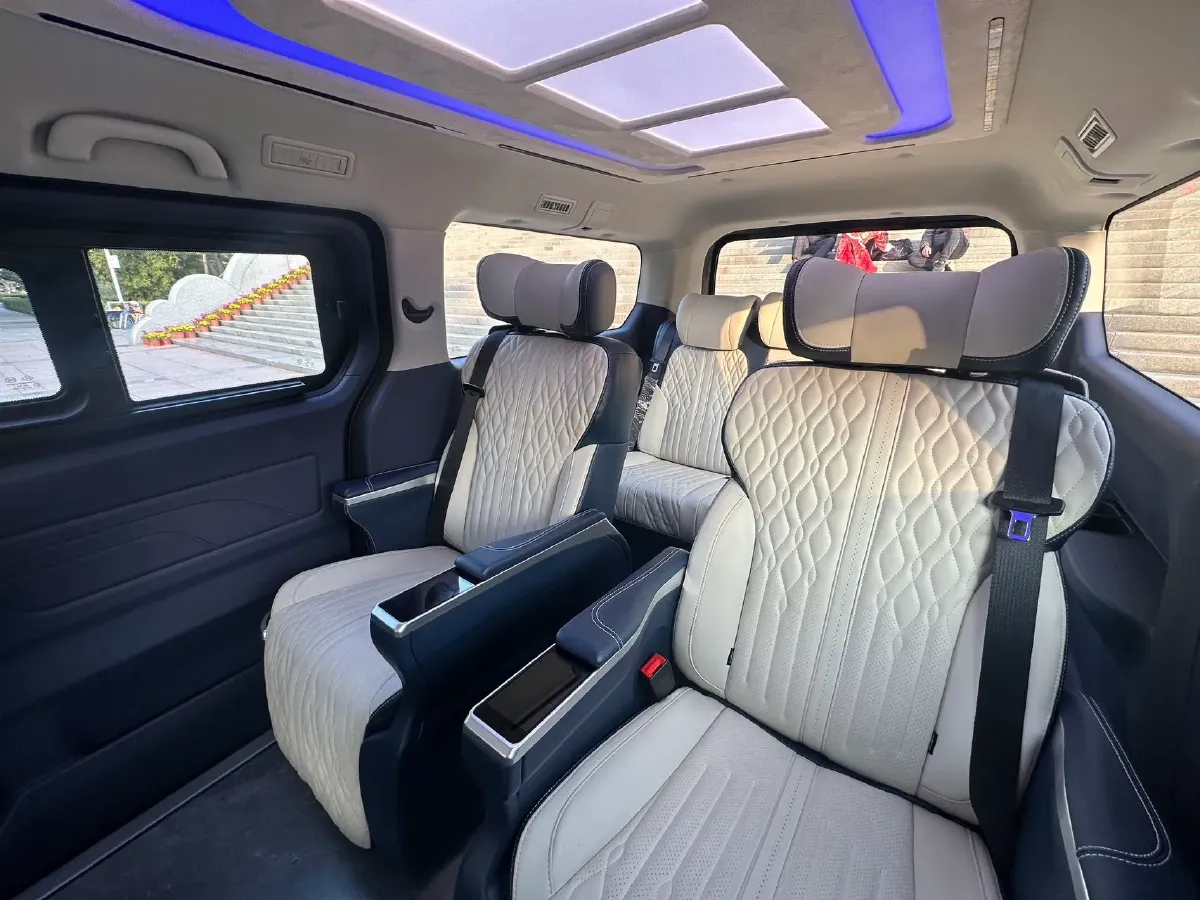 2025 BAW RuiSheng Trump M7 2.0L 144HP L4 8AT,autocango,china used car exporter,china ev exporter,chinese used car exporter,chinese used ev exporter