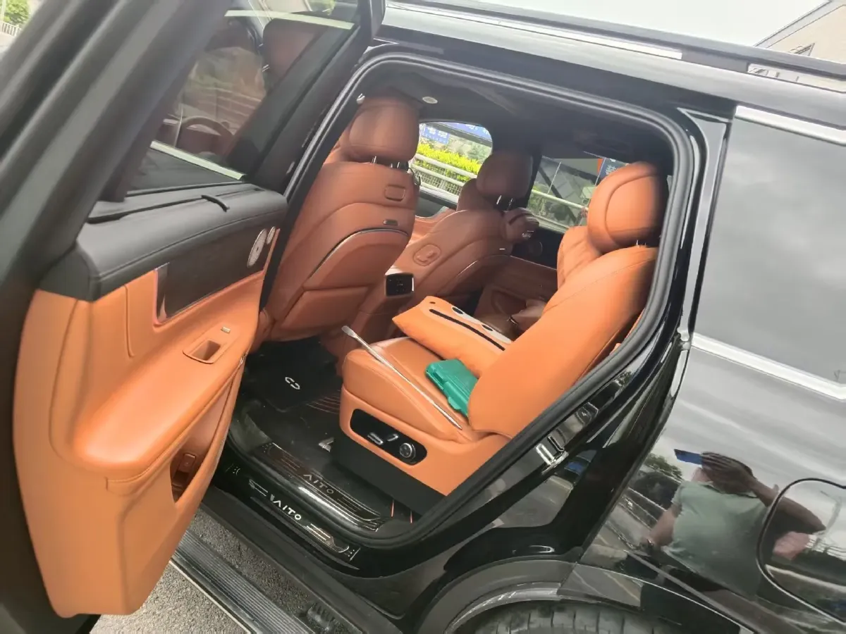 2024 AITO AITO M9 1.5T 152HP L4 REEV 42KWH,autocango,china used car exporter,china ev exporter,chinese used car exporter,chinese used ev exporter