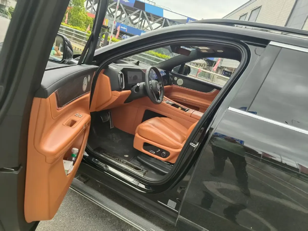 2024 AITO AITO M9 1.5T 152HP L4 REEV 42KWH,autocango,china used car exporter,china ev exporter,chinese used car exporter,chinese used ev exporter