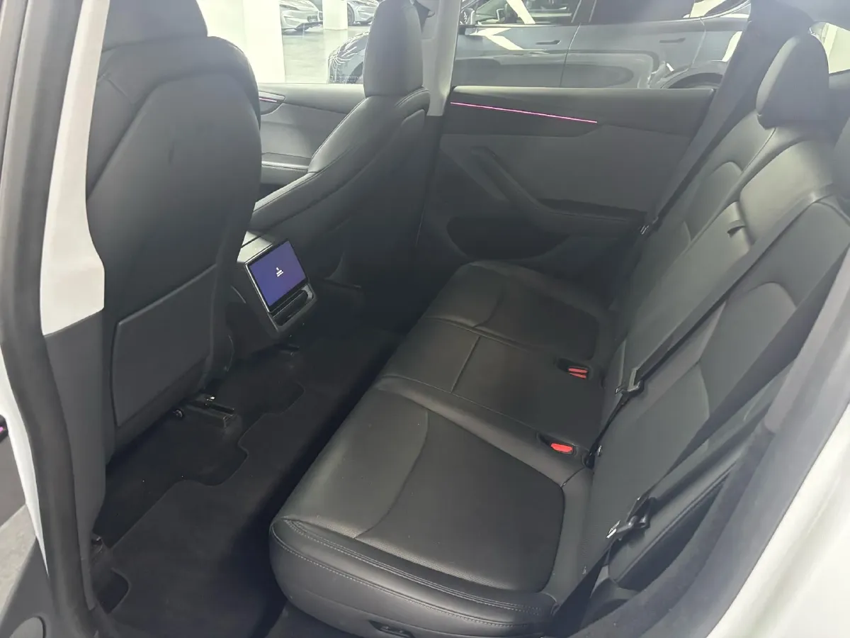 2025 Tesla Model Y BEV 62.5KWH,autocango,china used car exporter,china ev exporter,chinese used car exporter,chinese used ev exporter