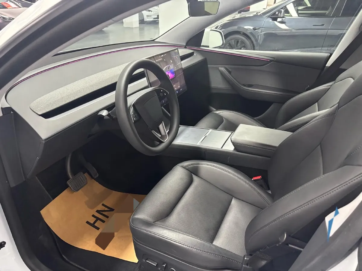 2025 Tesla Model Y BEV 62.5KWH,autocango,china used car exporter,china ev exporter,chinese used car exporter,chinese used ev exporter