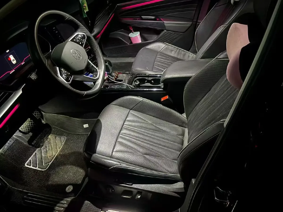 2023 Volkswagen Passat 2.0T 186HP L4 7DCT,autocango,china used car exporter,china ev exporter,chinese used car exporter,chinese used ev exporter