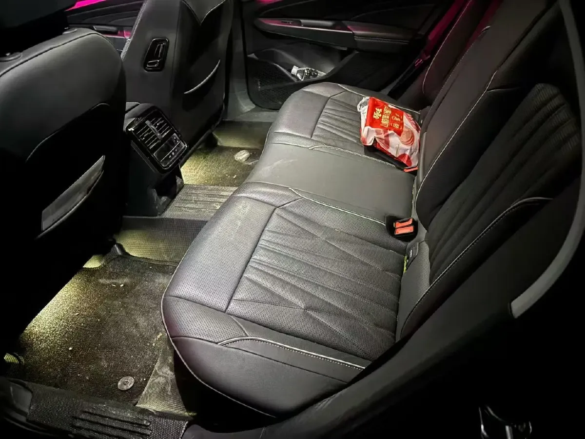 2023 Volkswagen Passat 2.0T 186HP L4 7DCT,autocango,china used car exporter,china ev exporter,chinese used car exporter,chinese used ev exporter