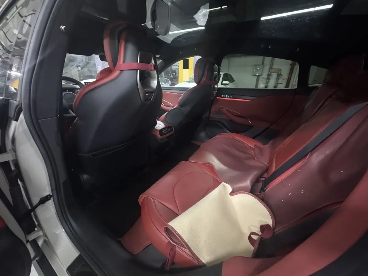 2024 MI SU7 BEV 101KWH,autocango,china used car exporter,china ev exporter,chinese used car exporter,chinese used ev exporter