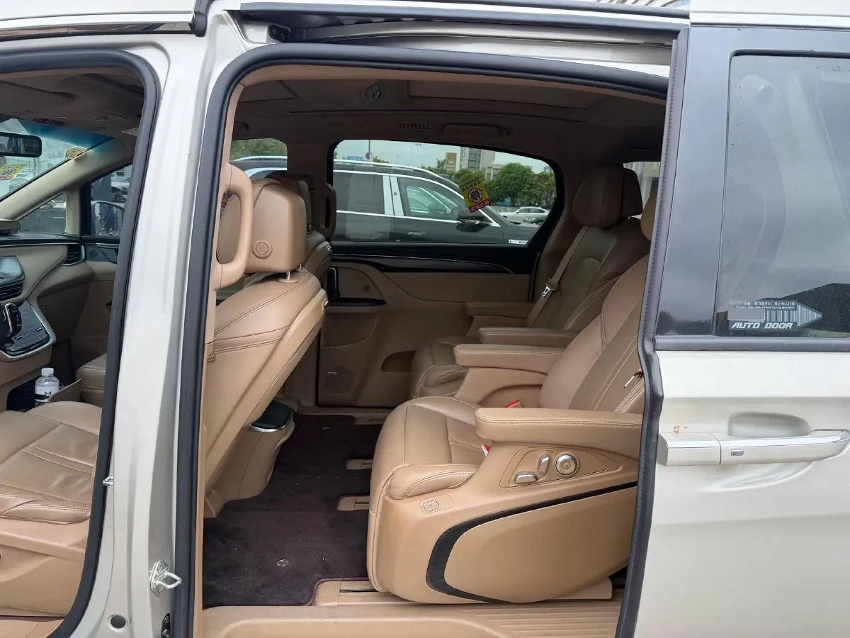 2020 Buick GL8 2.0T 237HP L4 9AT,autocango,china used car exporter,china ev exporter,chinese used car exporter,chinese used ev exporter