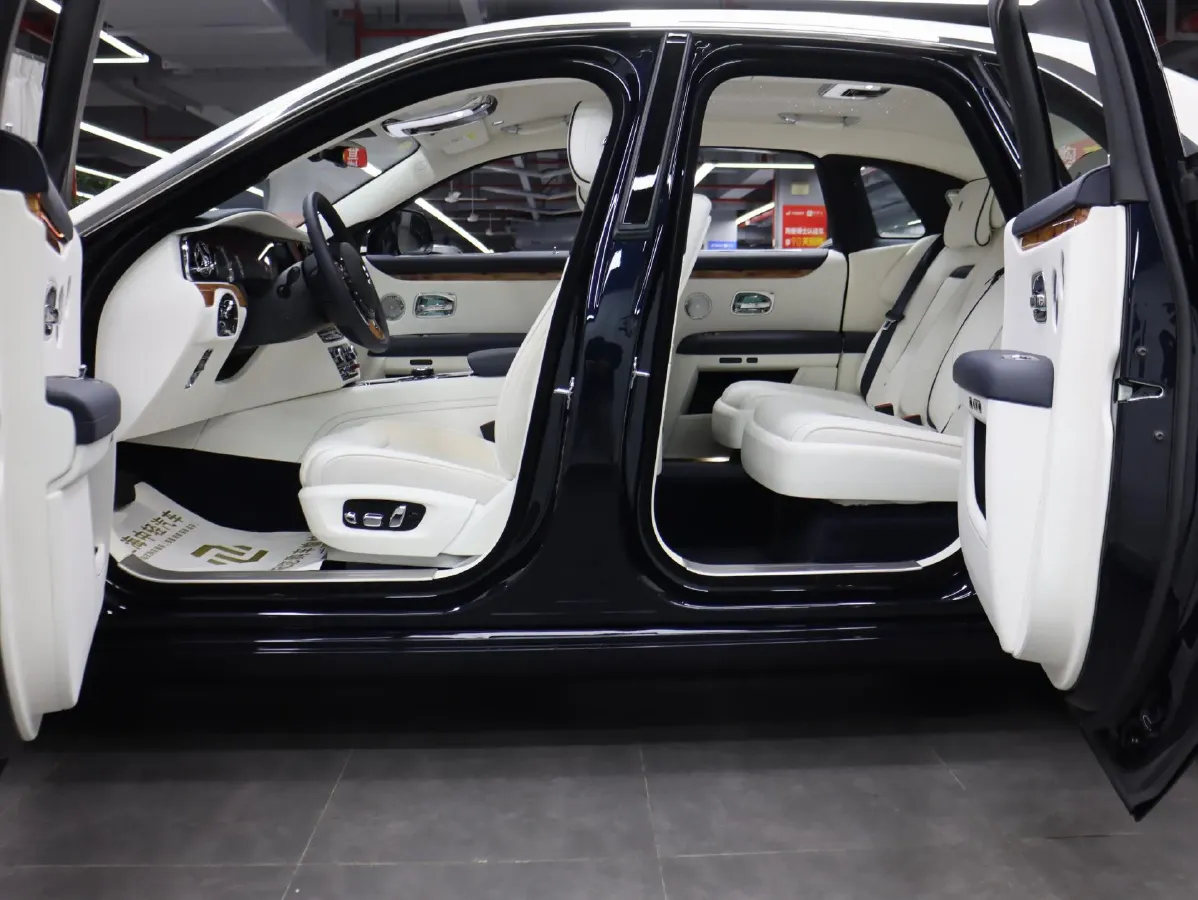 2021 Rolls-Royce Ghost 6.7T 571HP V12 8AT,autocango,china used car exporter,china ev exporter,chinese used car exporter,chinese used ev exporter