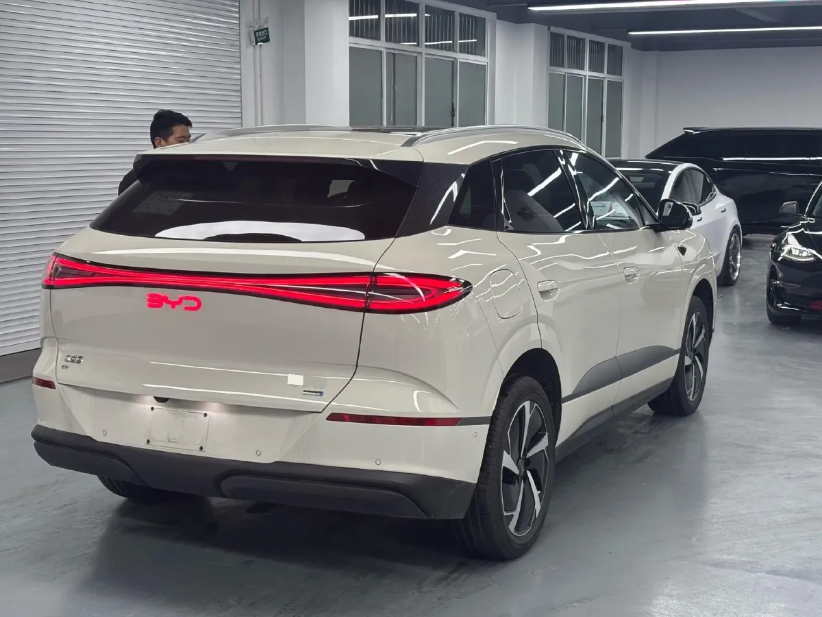 2025 LanDian E5 PLUS 1.5L 95HP L4 E-CVT PHEV,autocango,china used car exporter,china ev exporter,chinese used car exporter,chinese used ev exporter