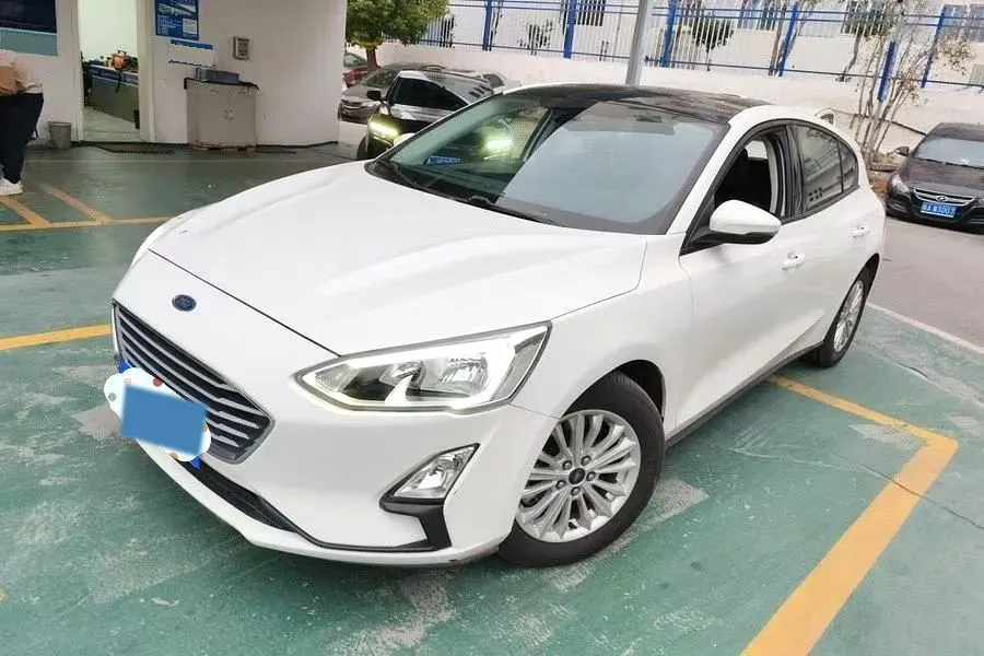 2019 Ford Focus 1.0T 128HP L3 8AT,autocango,china used car exporter,china ev exporter,chinese used car exporter,chinese used ev exporter