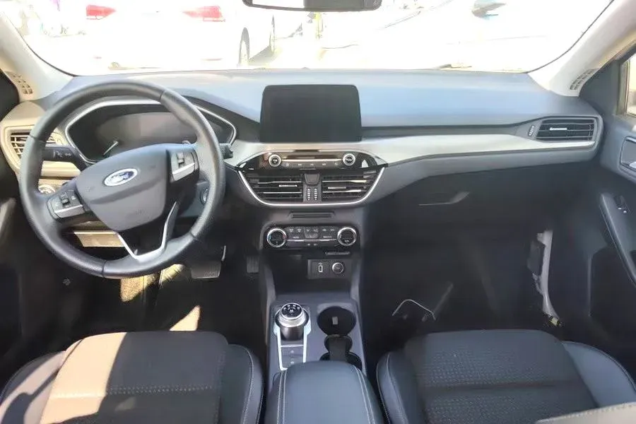 2019 Ford Focus 1.0T 128HP L3 8AT,autocango,china used car exporter,china ev exporter,chinese used car exporter,chinese used ev exporter