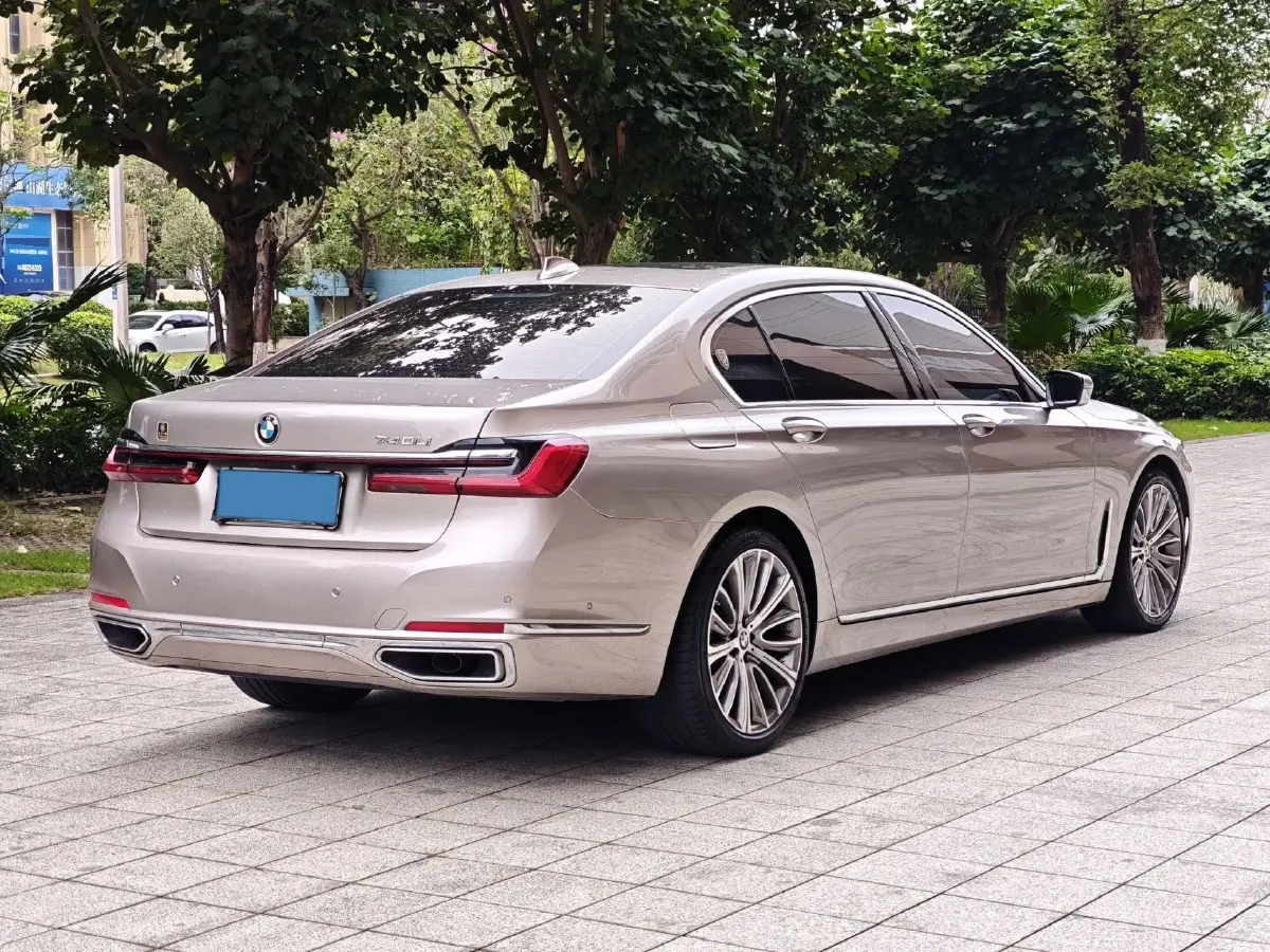 2021 BMW 7 Series 3.0T 340HP L6 8AT,autocango,china used car exporter,china ev exporter,chinese used car exporter,chinese used ev exporter