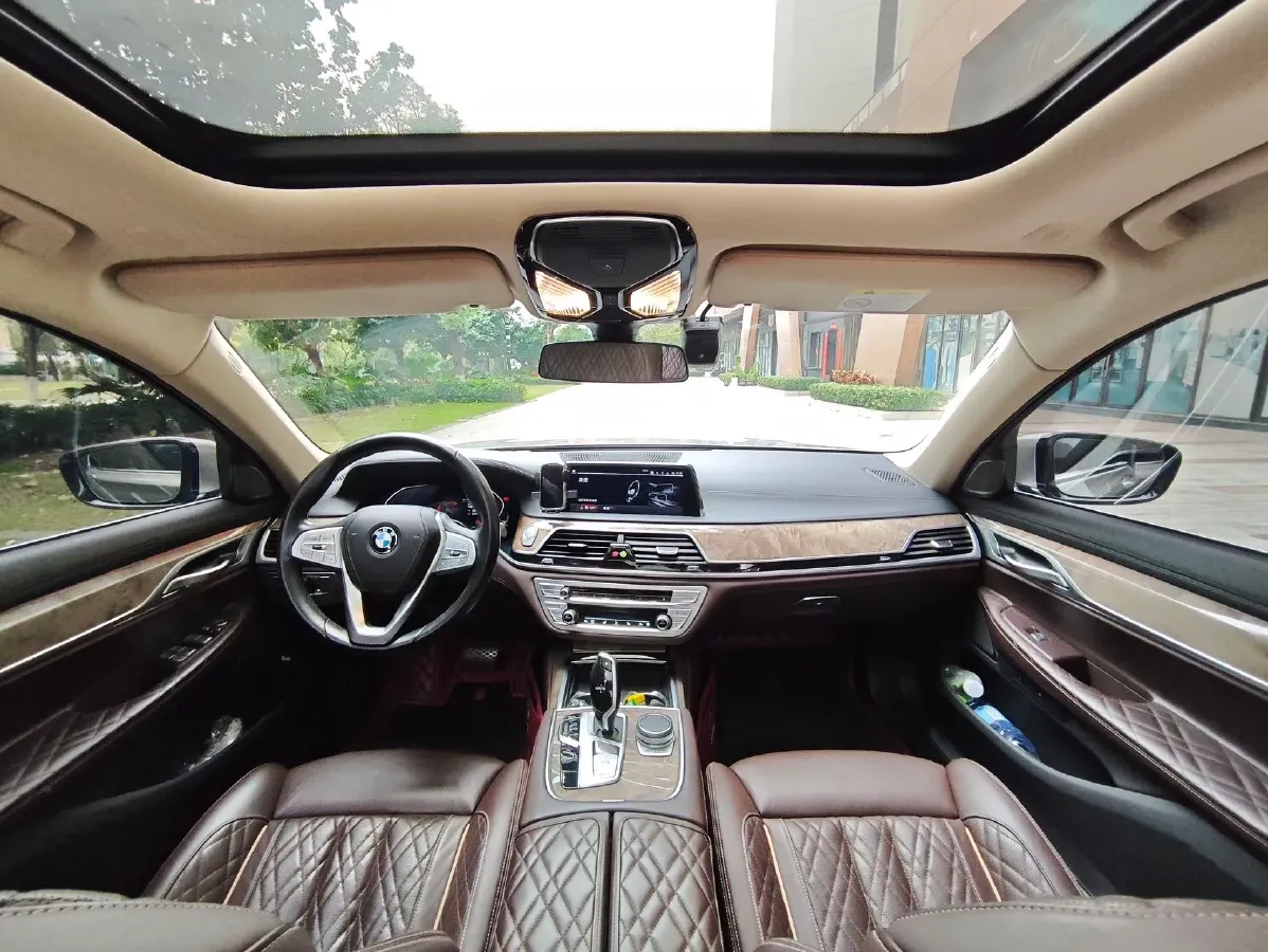 2021 BMW 7 Series 3.0T 340HP L6 8AT,autocango,china used car exporter,china ev exporter,chinese used car exporter,chinese used ev exporter