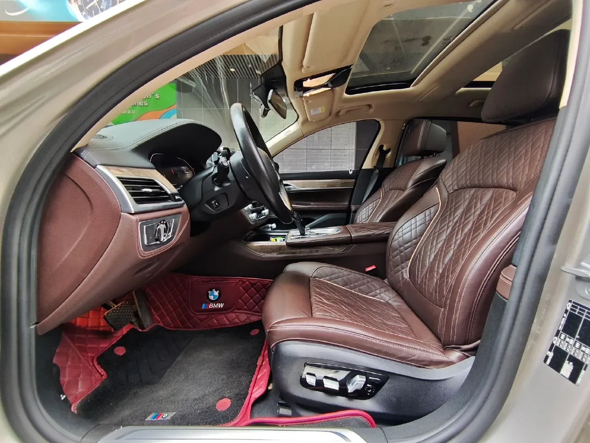 2021 BMW 7 Series 3.0T 340HP L6 8AT,autocango,china used car exporter,china ev exporter,chinese used car exporter,chinese used ev exporter