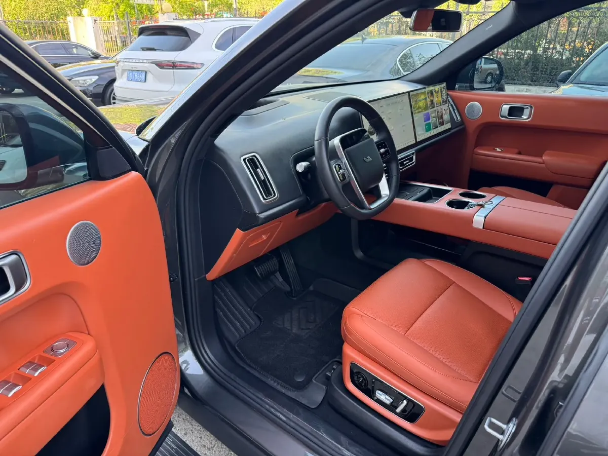 2024 Land Rover Range Rover Evoque 1.5T 200HP L3 8AT PHEV 15.5KWH,autocango,china used car exporter,china ev exporter,chinese used car exporter,chinese used ev exporter