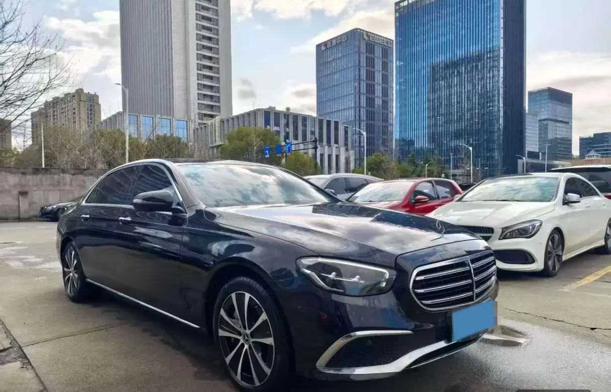 2022 Mercedes-Benz E Class 2.0T 211HP L4 9AT PHEV 25.4KWH,autocango,china used car exporter,china ev exporter,chinese used car exporter,chinese used ev exporter