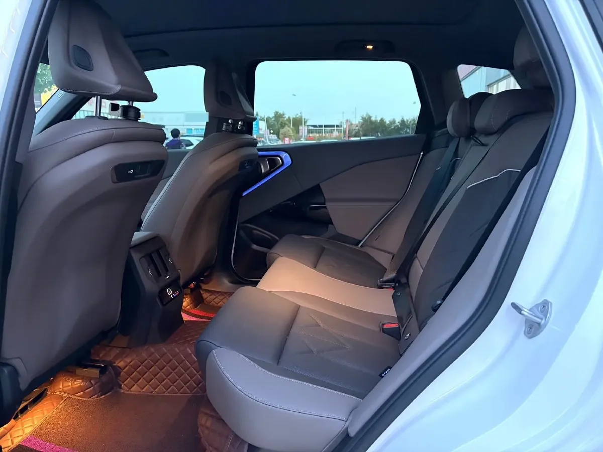 2025 BMW X3 2.0T 190HP L4 8AT,autocango,china used car exporter,china ev exporter,chinese used car exporter,chinese used ev exporter