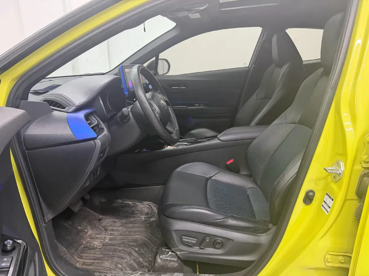 2020 Toyota C-HR 2.0L 171HP L4 CVT,autocango,china used car exporter,china ev exporter,chinese used car exporter,chinese used ev exporter