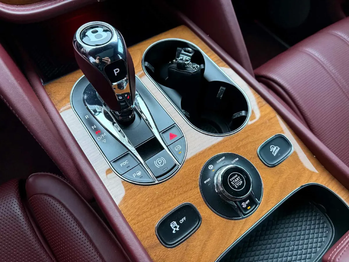 2021 Bentley Flying Spur 4.0T 550HP V8 8DCT,autocango,china used car exporter,china ev exporter,chinese used car exporter,chinese used ev exporter