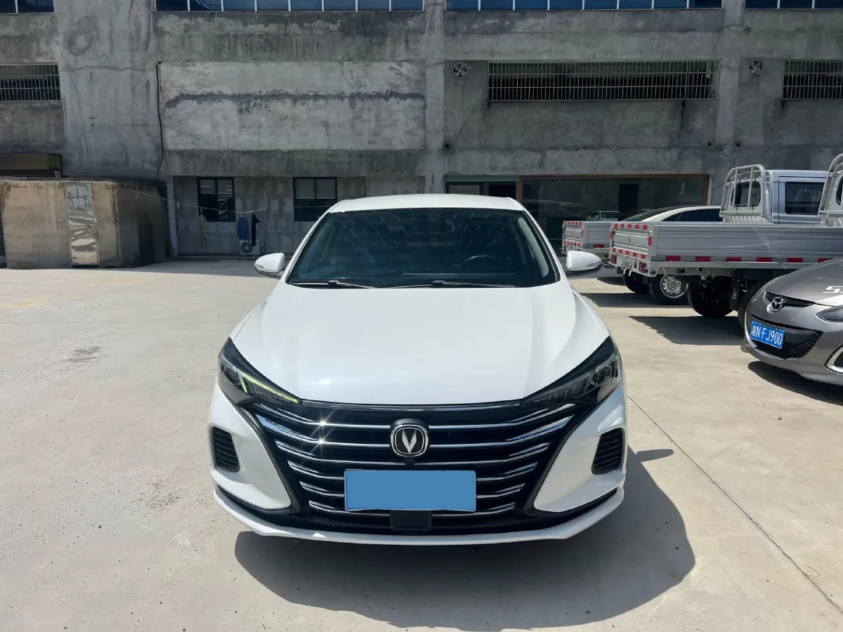 2020 ChangAn Eado 1.6L 128HP L4 5MT,autocango,china used car exporter,china ev exporter,chinese used car exporter,chinese used ev exporter