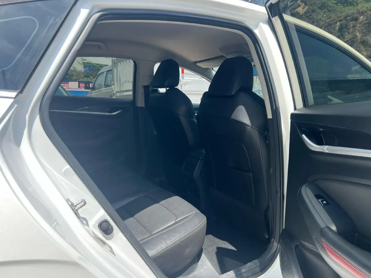 2020 ChangAn Eado 1.6L 128HP L4 5MT,autocango,china used car exporter,china ev exporter,chinese used car exporter,chinese used ev exporter