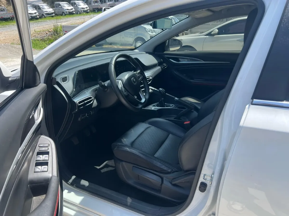 2020 ChangAn Eado 1.6L 128HP L4 5MT,autocango,china used car exporter,china ev exporter,chinese used car exporter,chinese used ev exporter