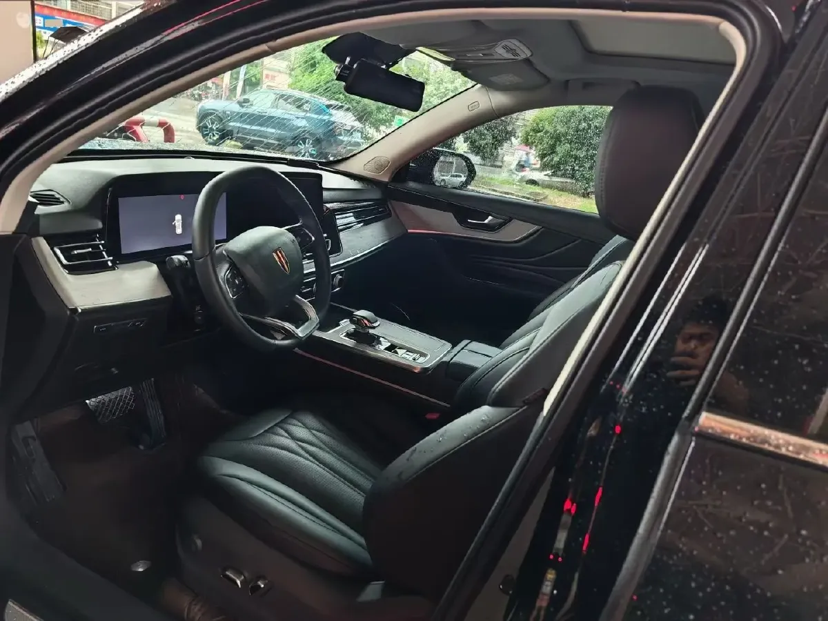 2025 HongQi HS5 2.0T 252HP L4 8AT,autocango,china used car exporter,china ev exporter,chinese used car exporter,chinese used ev exporter